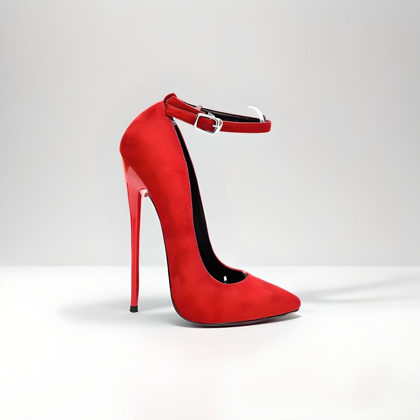 Fetisch-Pumps mit spitzen Stilettoabsätzen und Knöchelriemen aus Wildlederimitat, 16 cm, 6 Zoll