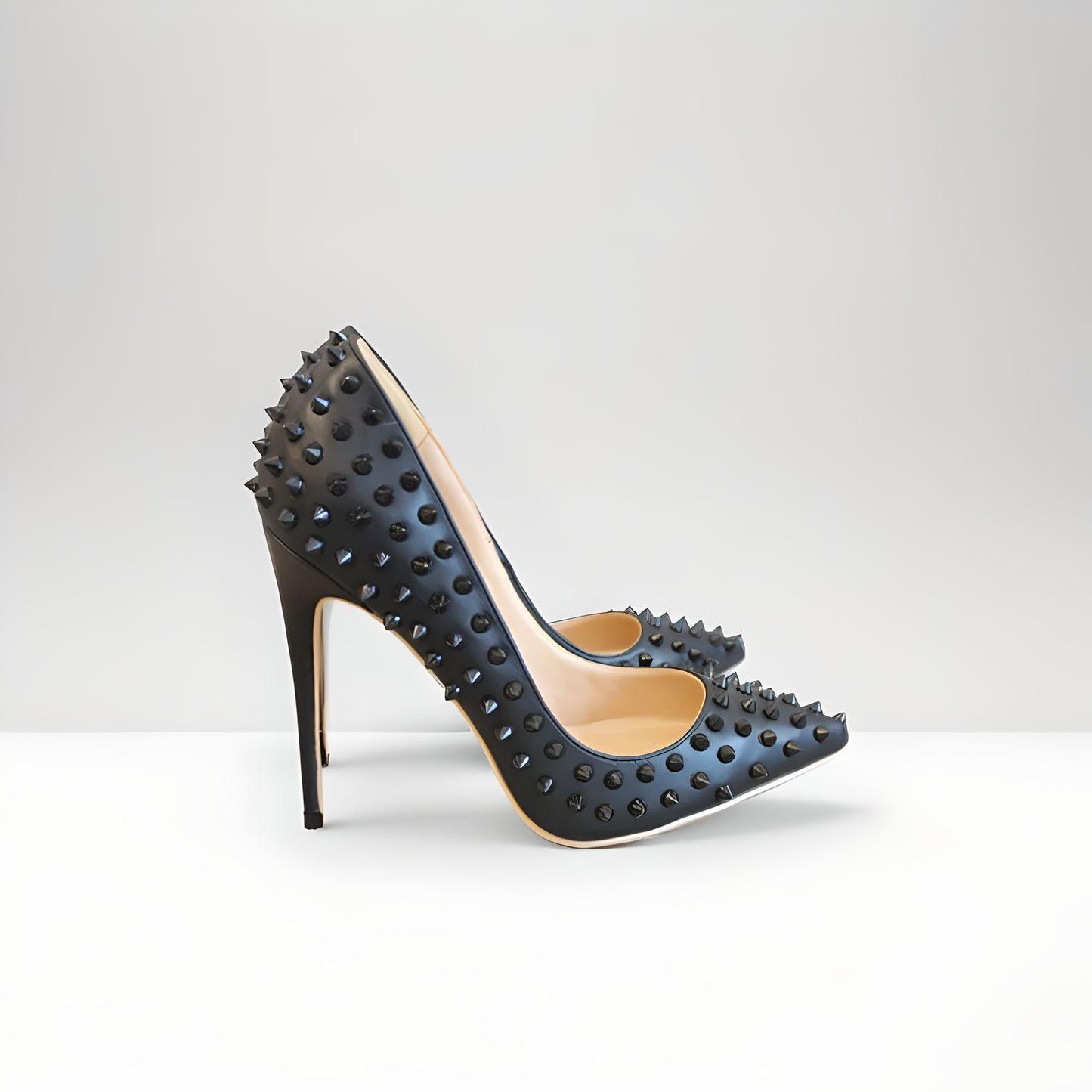 Rivet spike stiletto pumps