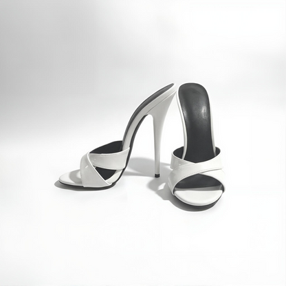 Pantoletten mit Riemchen-Stiletto und runder Spitze, 18 cm